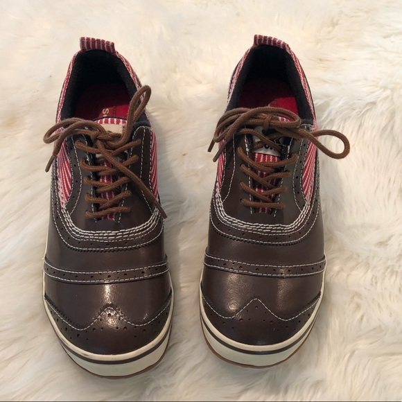 sorel wingtip boots